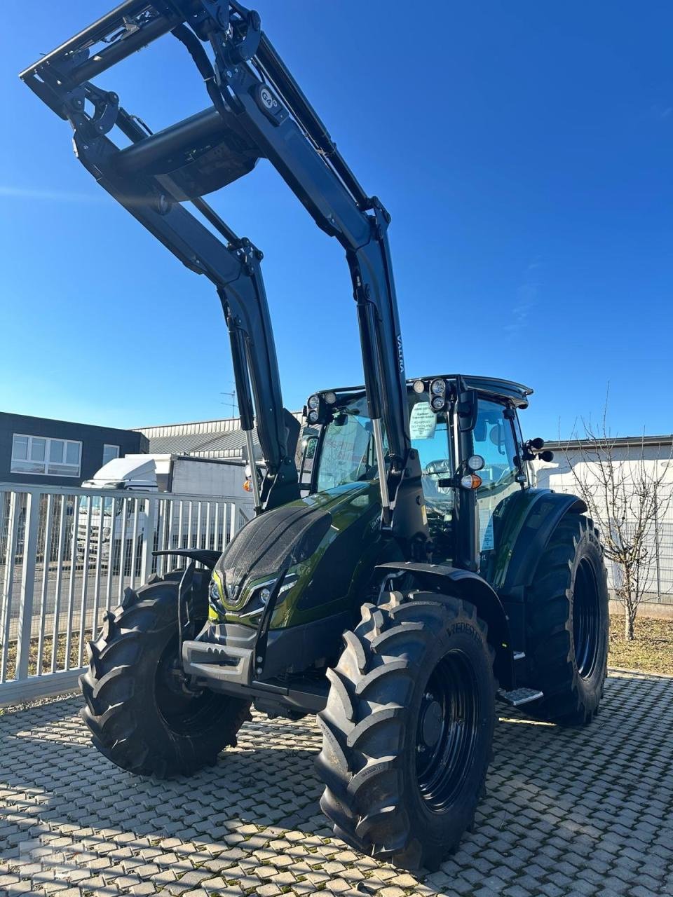 Traktor des Typs Valtra G105A, Neumaschine in Fürth / Burgfarrnbach (Bild 1)