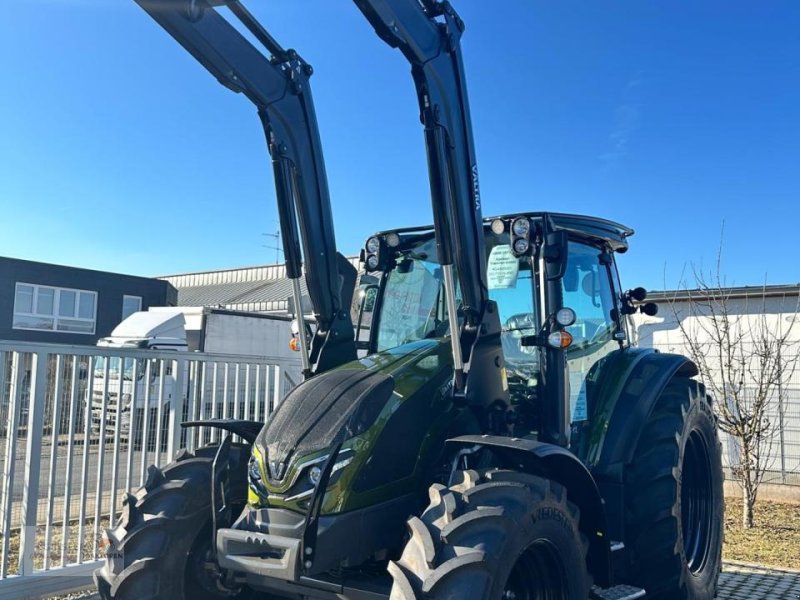 Traktor del tipo Valtra G105A, Neumaschine In Fürth / Burgfarrnbach