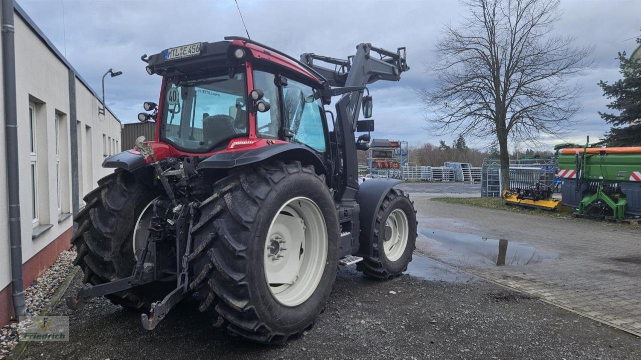 Traktor of the type Valtra G115H, Neumaschine in Bad Lausick (Picture 2)