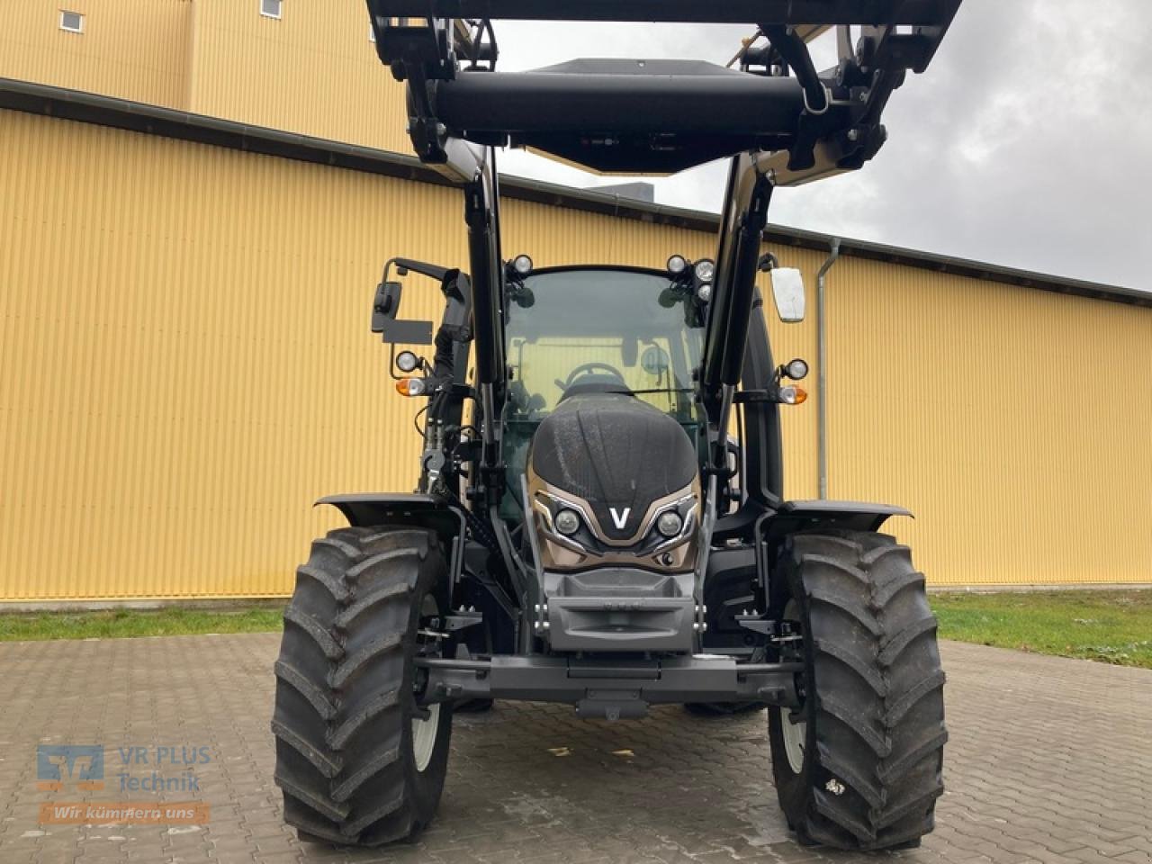 Traktor του τύπου Valtra G115V, Gebrauchtmaschine σε Osterburg (Φωτογραφία 6)