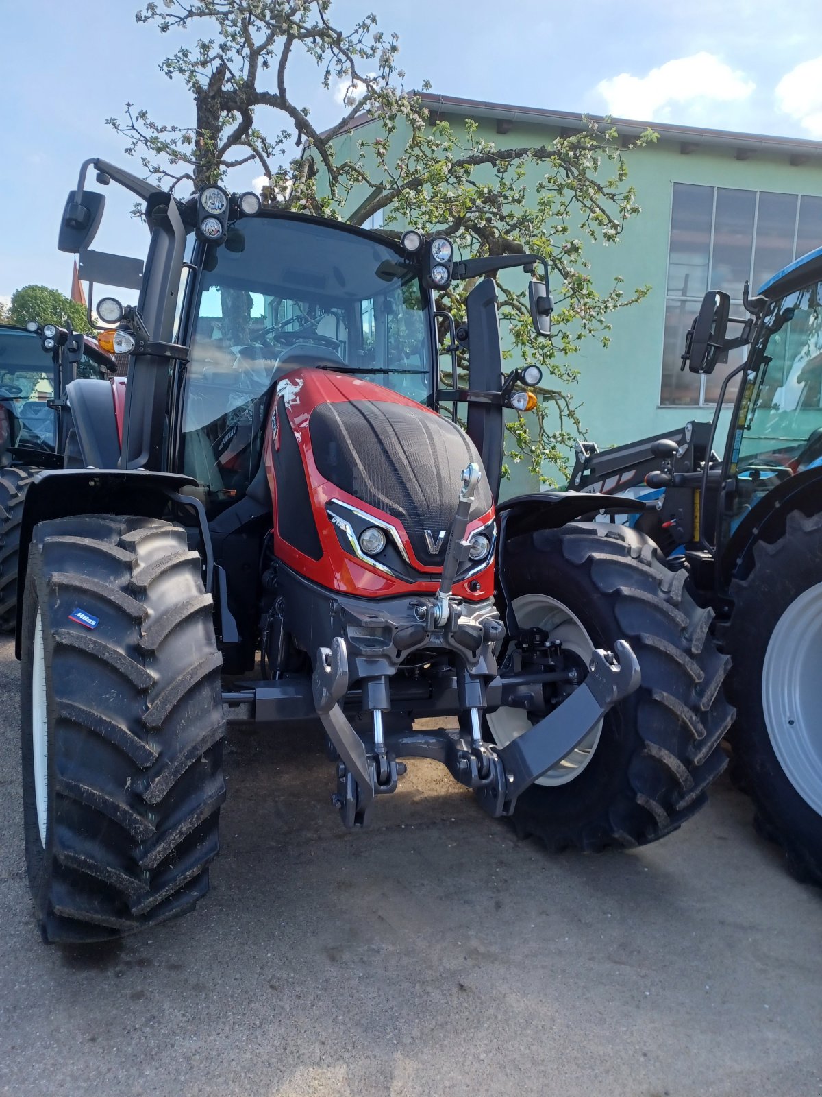 Traktor za tip Valtra G125 A, Neumaschine u Uffenheim (Slika 2)