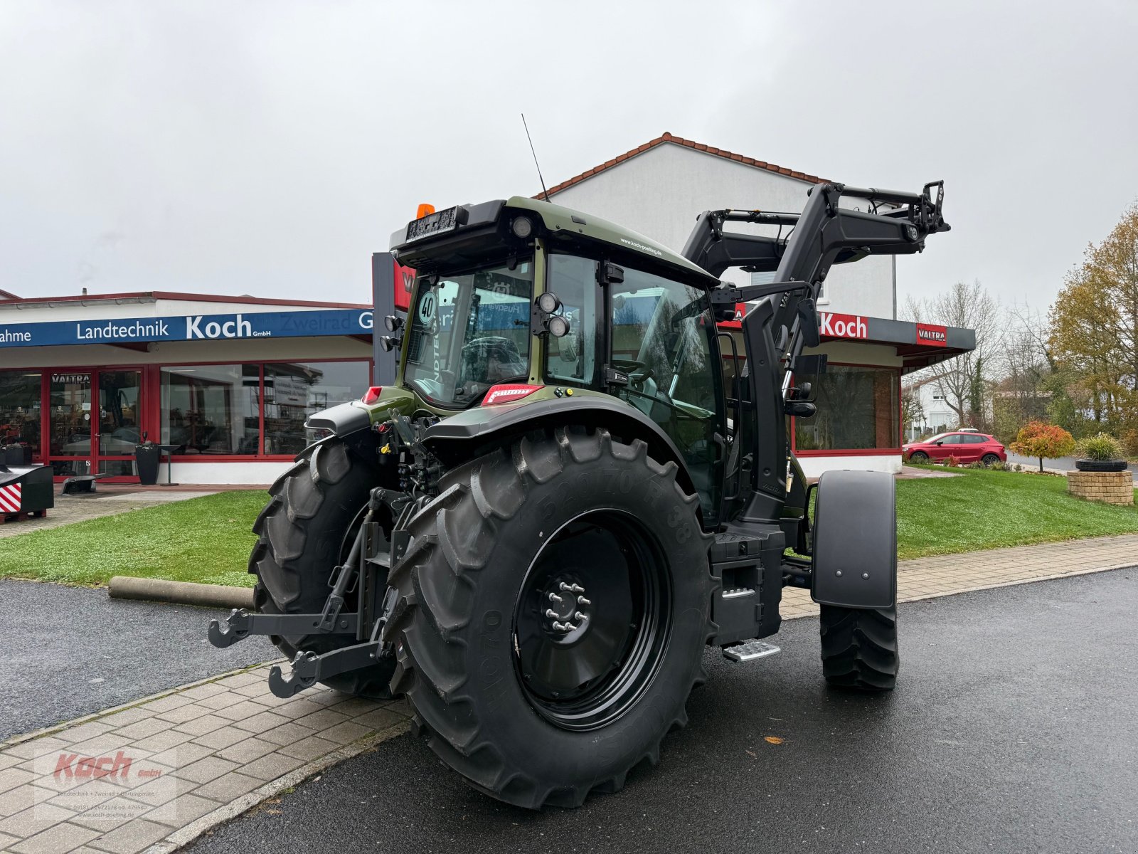 Traktor des Typs Valtra G125 A, Neumaschine in Neumarkt / Pölling (Bild 3)