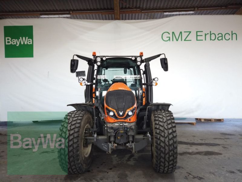 Traktor типа Valtra G125 EA, Gebrauchtmaschine в Erbach (Фотография 3)