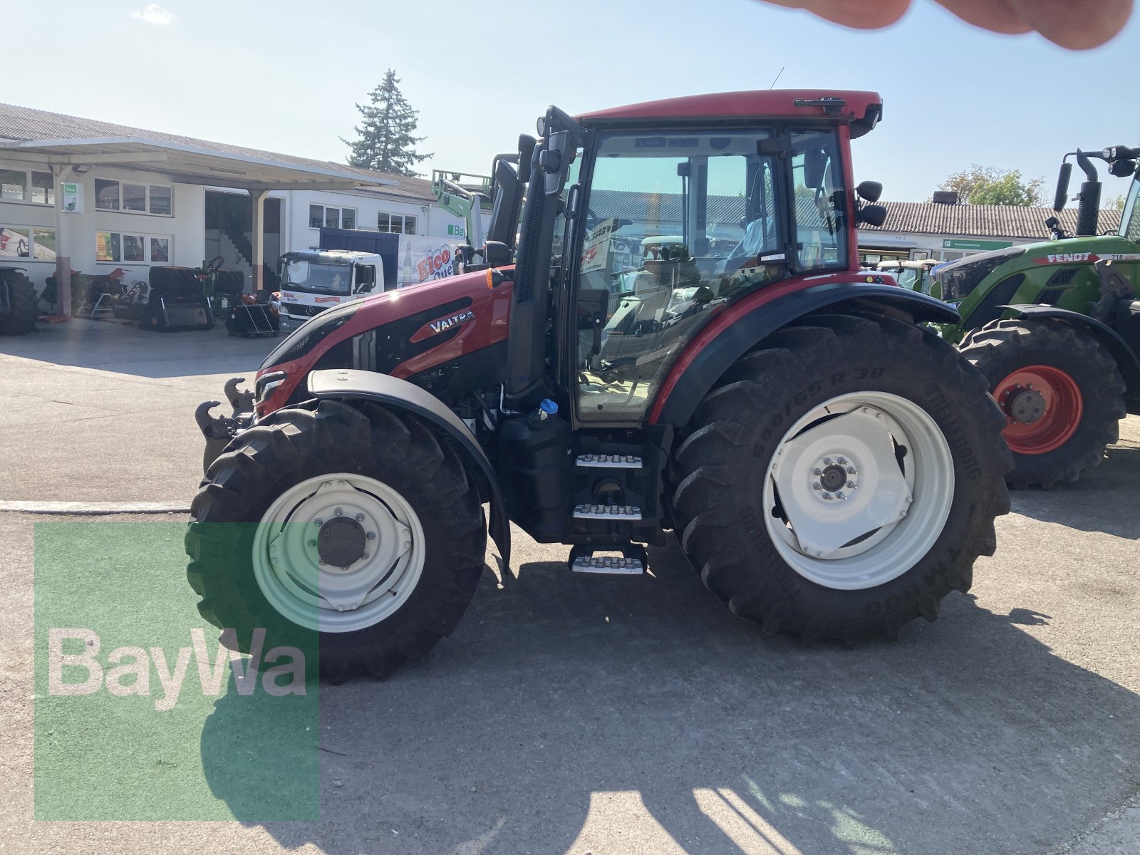 Traktor типа Valtra G125, Gebrauchtmaschine в Dinkelsbühl (Фотография 5)