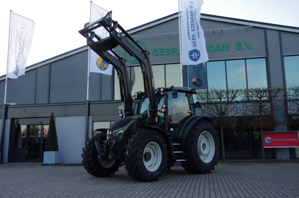 Traktor del tipo Valtra G125, Neumaschine en Borne (Imagen 2)