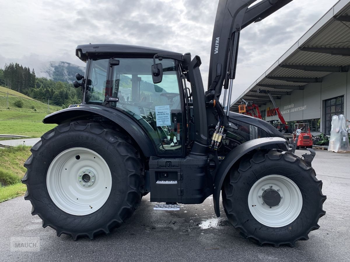 Traktor van het type Valtra G135 A + Frontlader G5L, Neumaschine in Eben (Foto 7)