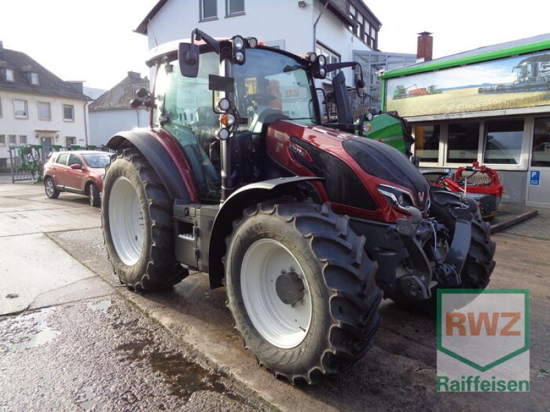 Traktor от тип Valtra G135 A Schlepper, Gebrauchtmaschine в Saarburg (Снимка 2)