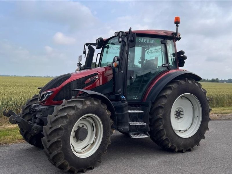 Traktor tipa Valtra G135 Active få timer, Gebrauchtmaschine u Sakskøbing