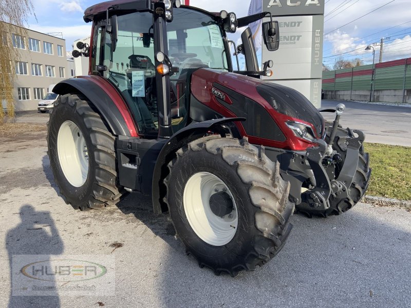 Traktor of the type Valtra G135 ACTIVE, Neumaschine in Kundl/Tirol (Picture 1)