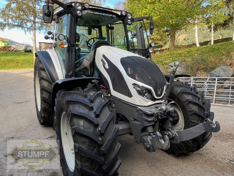 Traktor of the type Valtra G135 VERSU, Vorführmaschine in Grafenstein (Picture 1)