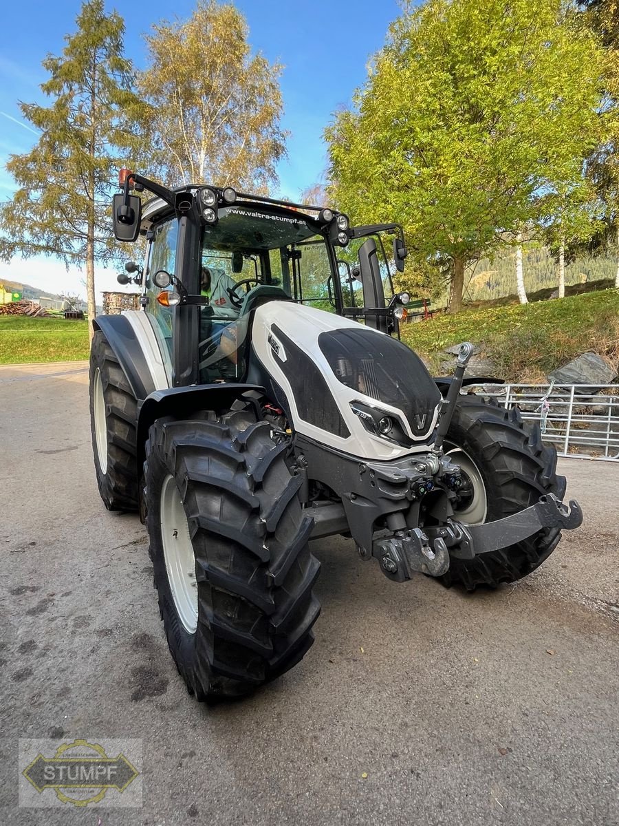 Traktor of the type Valtra G135 VERSU, Vorführmaschine in Grafenstein (Picture 4)