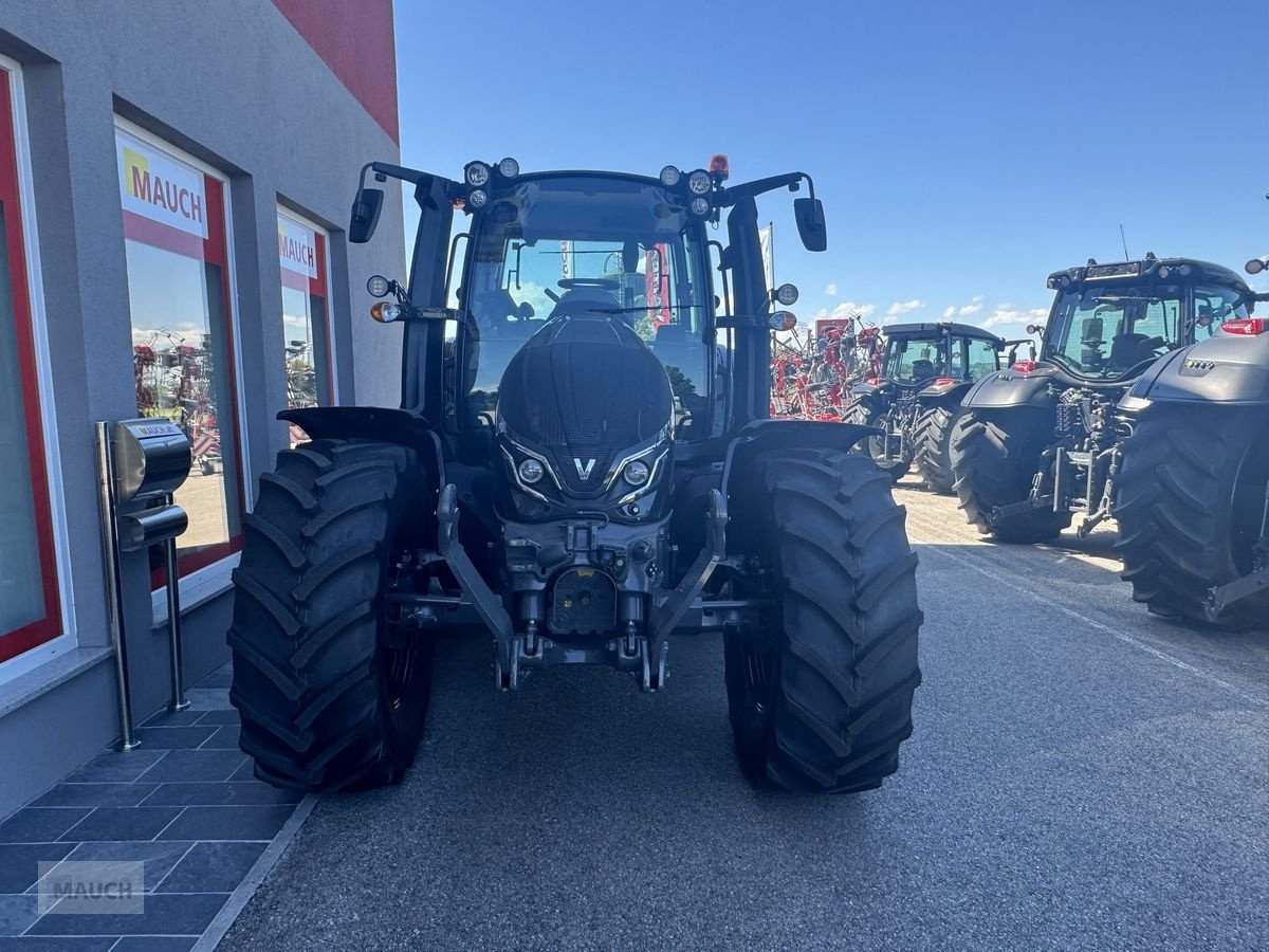 Traktor Türe ait Valtra G135, Neumaschine içinde Burgkirchen (resim 5)