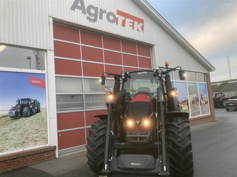 Traktor типа Valtra G135A Som Ny - Her er der penge at spare, Gebrauchtmaschine в Hobro (Фотография 1)