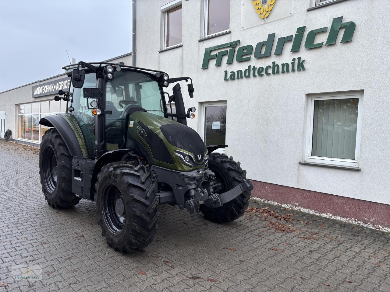 Traktor van het type Valtra G135A, Neumaschine in Bad Lausick (Foto 1)