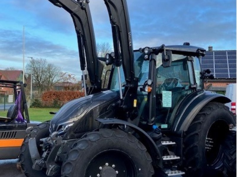 Traktor типа Valtra G135A, Gebrauchtmaschine в Eisendorf (Фотография 1)