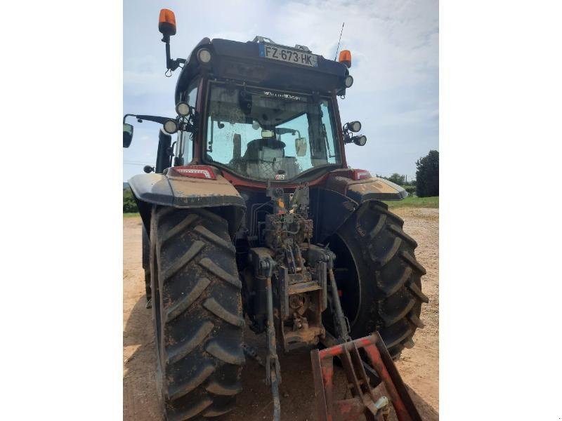 Traktor typu Valtra G135V, Gebrauchtmaschine w ANTIGNY (Zdjęcie 5)