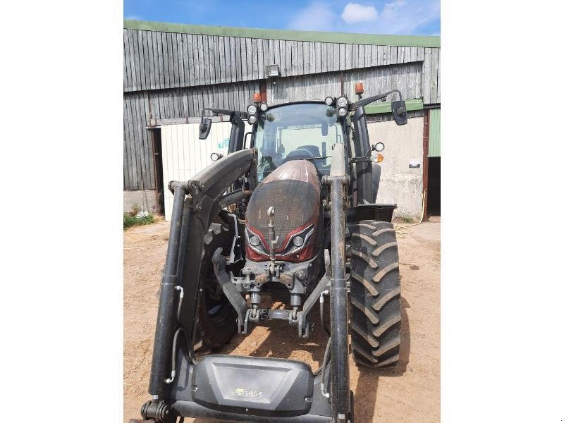 Traktor van het type Valtra G135V, Gebrauchtmaschine in ANTIGNY (Foto 9)