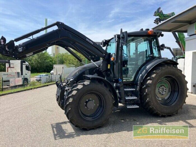 Traktor типа Valtra G135V, Gebrauchtmaschine в Bruchsal (Фотография 1)