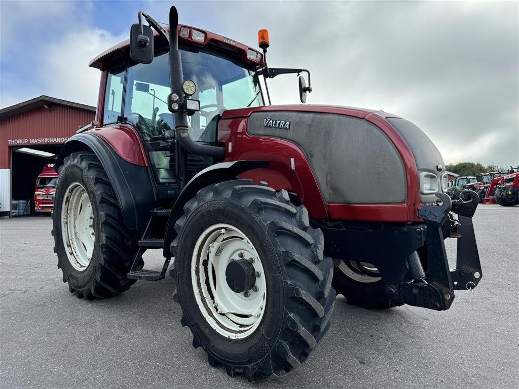 Traktor типа Valtra M120 KUN 3800 TIMER OG NÆSTEN NYE DÆK!, Gebrauchtmaschine в Nørager (Фотография 6)