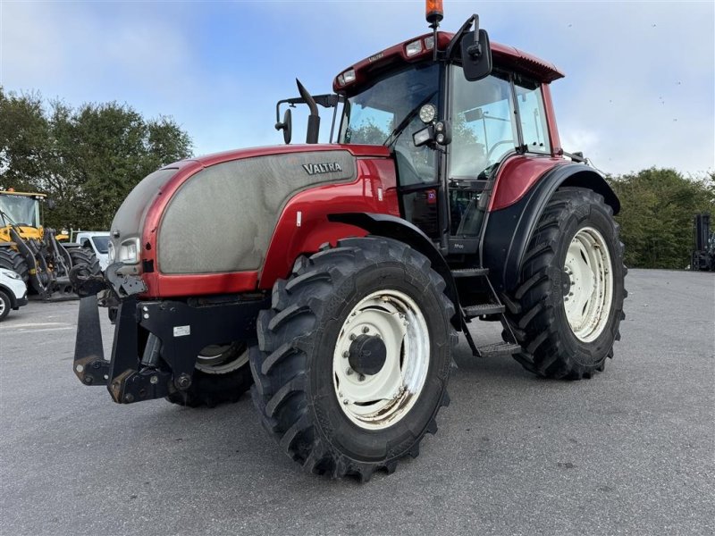 Traktor du type Valtra M120 KUN 3800 TIMER OG NÆSTEN NYE DÆK!, Gebrauchtmaschine en Nørager (Photo 1)