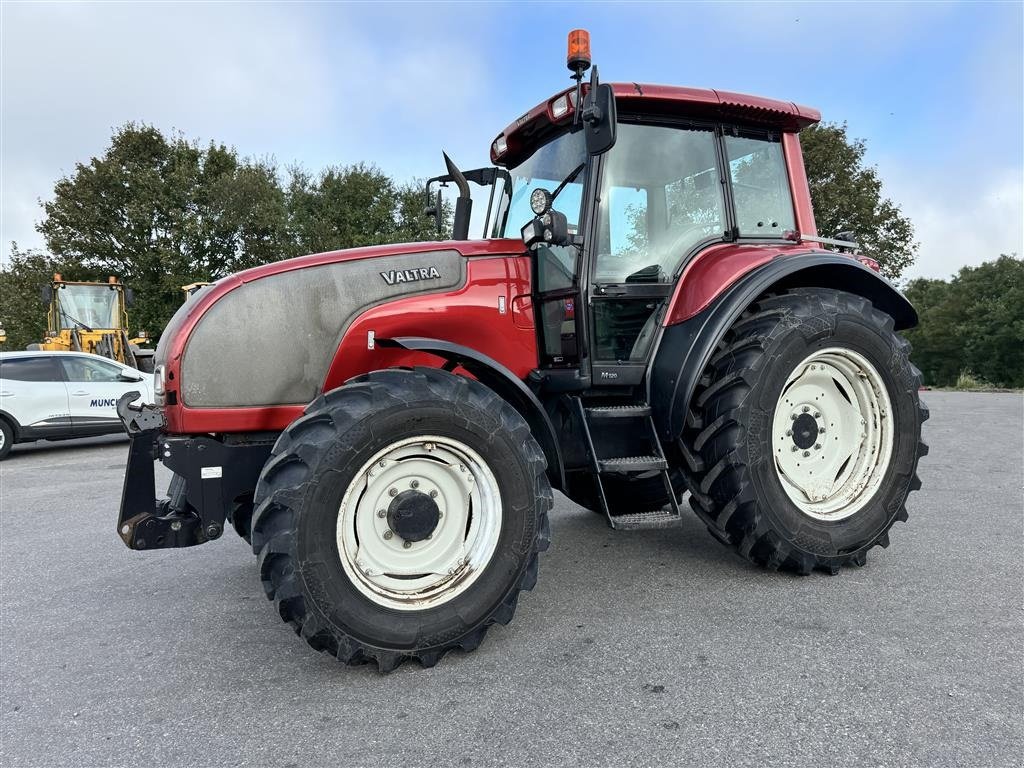 Traktor du type Valtra M120 KUN 3800 TIMER OG NÆSTEN NYE DÆK!, Gebrauchtmaschine en Nørager (Photo 2)