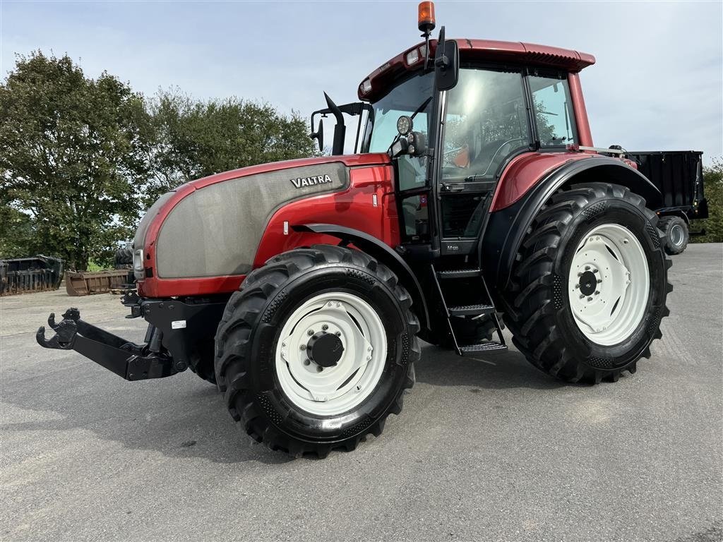 Traktor des Typs Valtra M120 KUN 3800 TIMER OG NÆSTEN NYE DÆK!, Gebrauchtmaschine in Nørager (Bild 2)