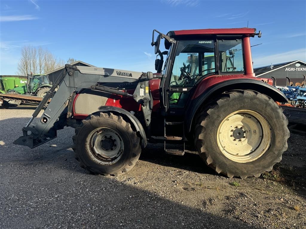 Traktor of the type Valtra M120 Ålø Q55 Fr. læsser, Gebrauchtmaschine in Brørup (Picture 5)