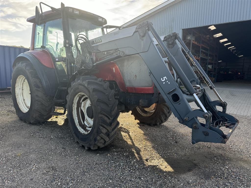 Traktor des Typs Valtra M120 Ålø Q55 Fr. læsser, Gebrauchtmaschine in Brørup (Bild 1)