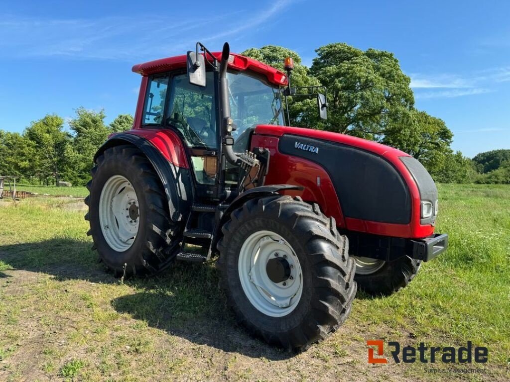 Traktor du type Valtra M120, Gebrauchtmaschine en Rødovre (Photo 2)