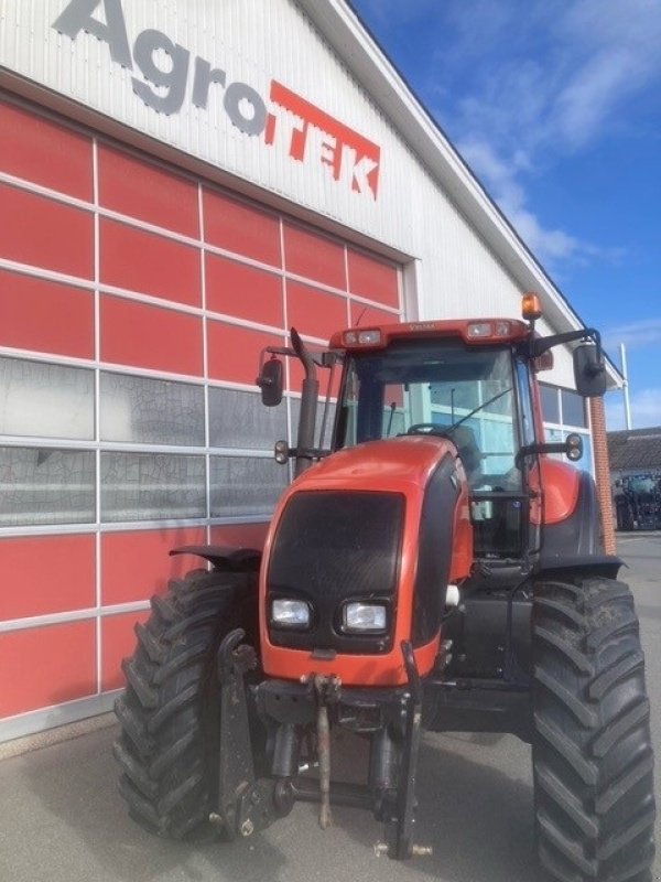 Traktor del tipo Valtra M130 Front lift og nye dæk, Gebrauchtmaschine en Hobro (Imagen 2)