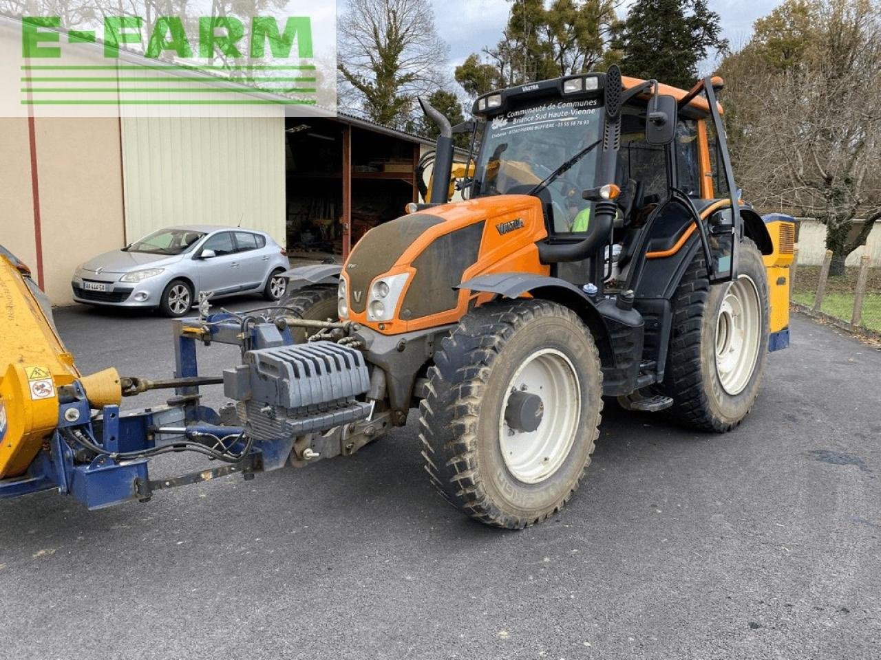 Traktor du type Valtra n 103 hi.tech . destockage, Gebrauchtmaschine en Ytrac (Photo 3)