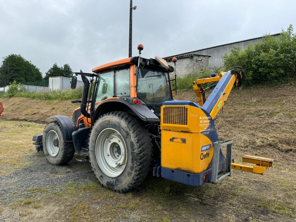 Traktor des Typs Valtra N 103 HI.TECH . DESTOCKAGE, Gebrauchtmaschine in UZERCHE (Bild 3)