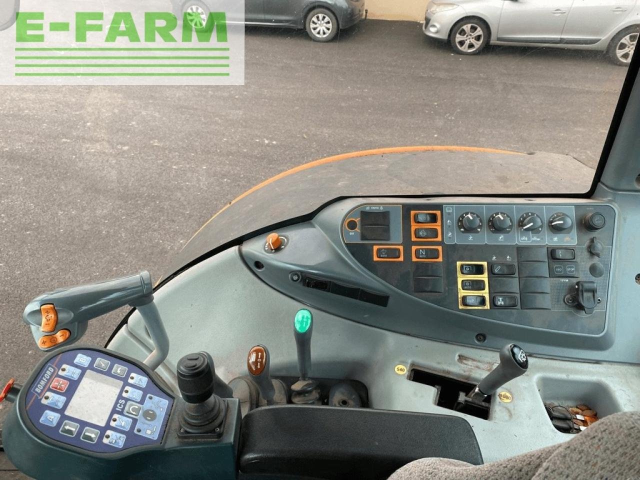 Traktor del tipo Valtra n 103 hi.tech, Gebrauchtmaschine en Ytrac (Imagen 5)