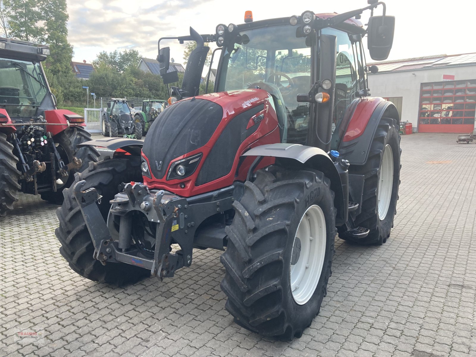 Traktor του τύπου Valtra N 104H5, Gebrauchtmaschine σε Mainburg/Wambach (Φωτογραφία 1)