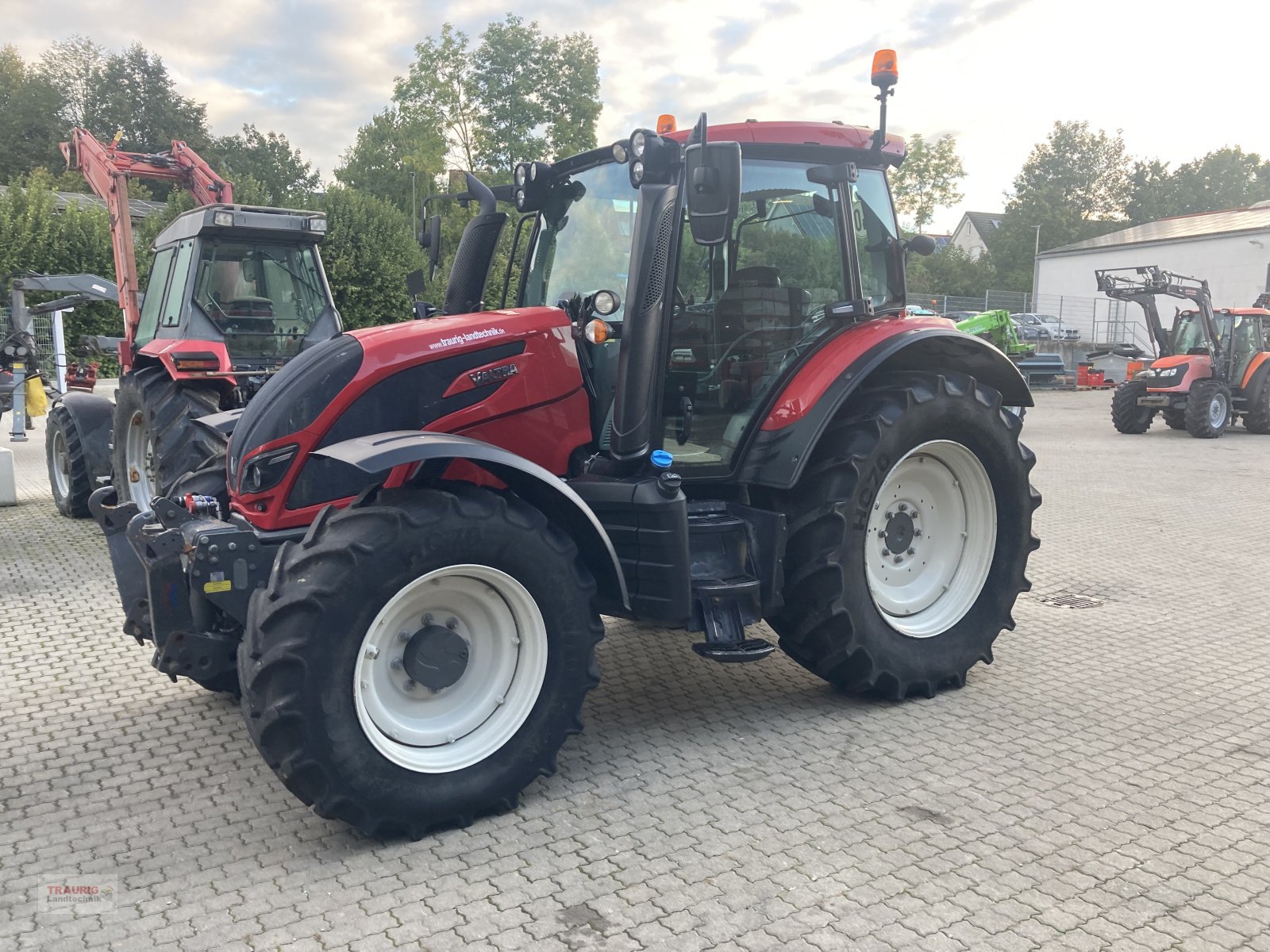 Traktor del tipo Valtra N 104H5, Gebrauchtmaschine en Mainburg/Wambach (Imagen 9)