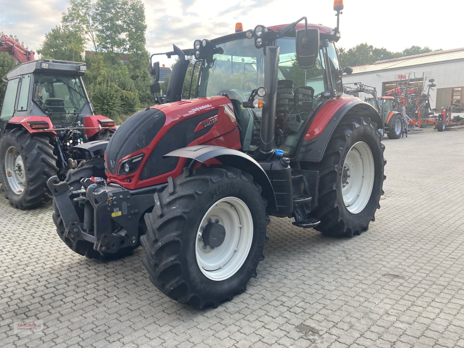 Traktor typu Valtra N 104H5, Gebrauchtmaschine w Mainburg/Wambach (Zdjęcie 10)