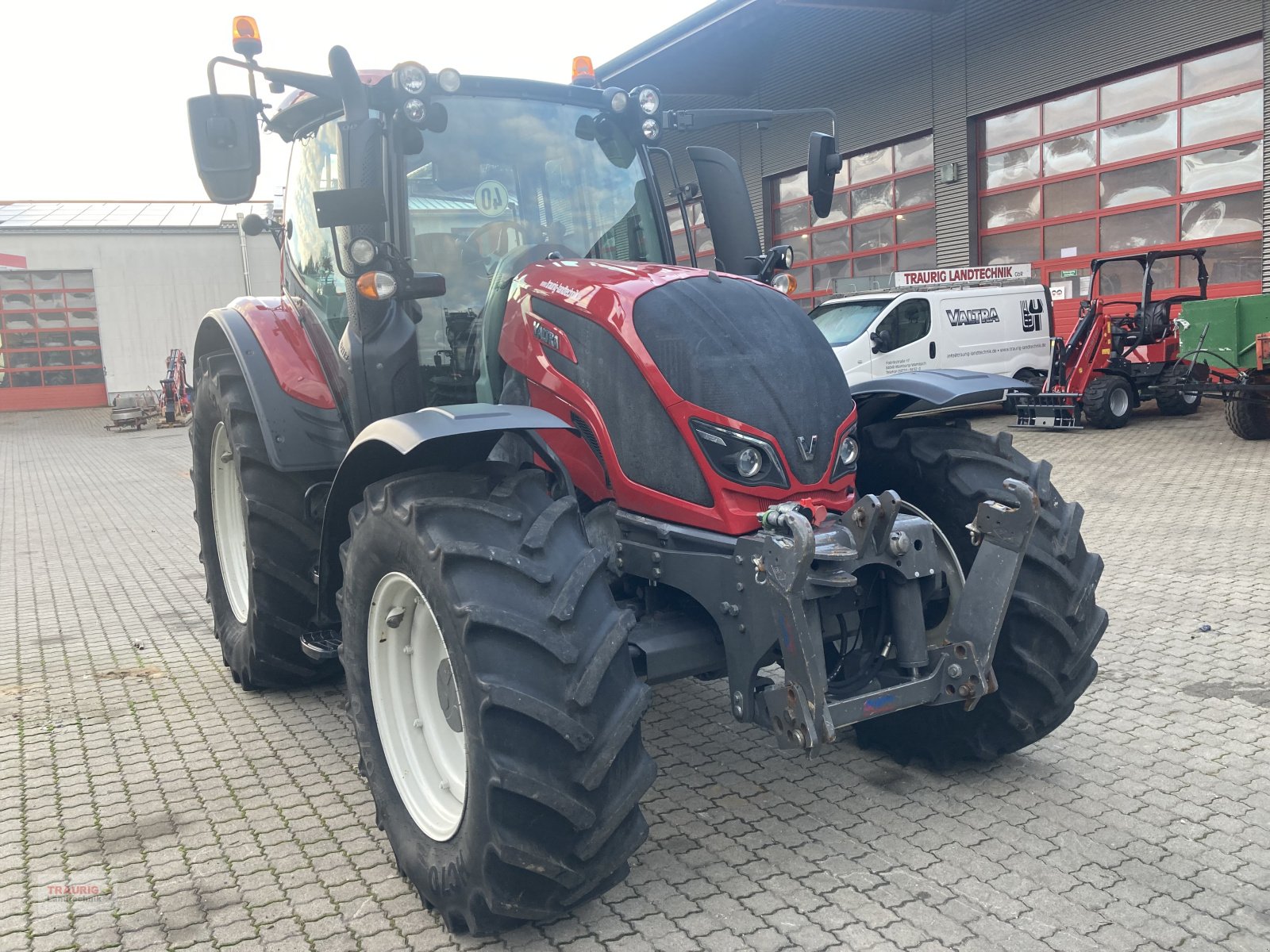 Traktor van het type Valtra N 104H5, Gebrauchtmaschine in Mainburg/Wambach (Foto 11)