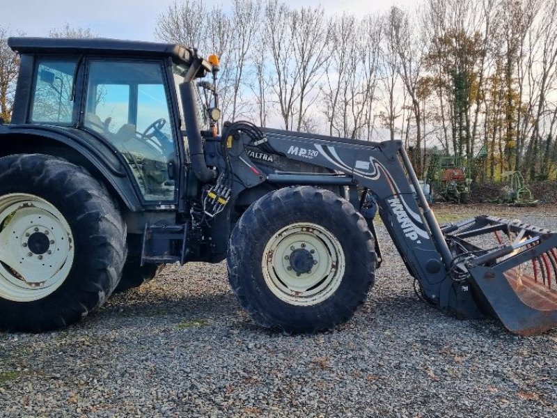 Traktor Türe ait Valtra N 121, Gebrauchtmaschine içinde Savigny sur Braye (resim 1)