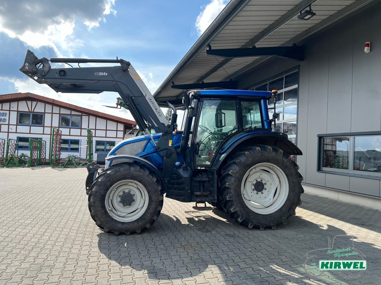 Traktor del tipo Valtra N 123 H5, Gebrauchtmaschine In Blankenheim (Immagine 3)