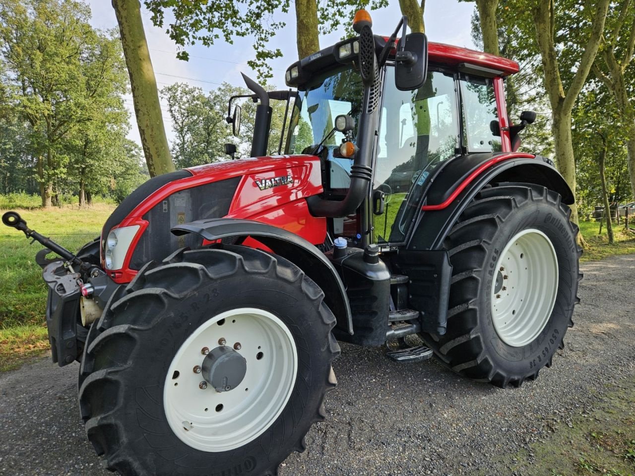 Traktor Türe ait Valtra N 123 H5, Gebrauchtmaschine içinde Bergen op Zoom (resim 1)