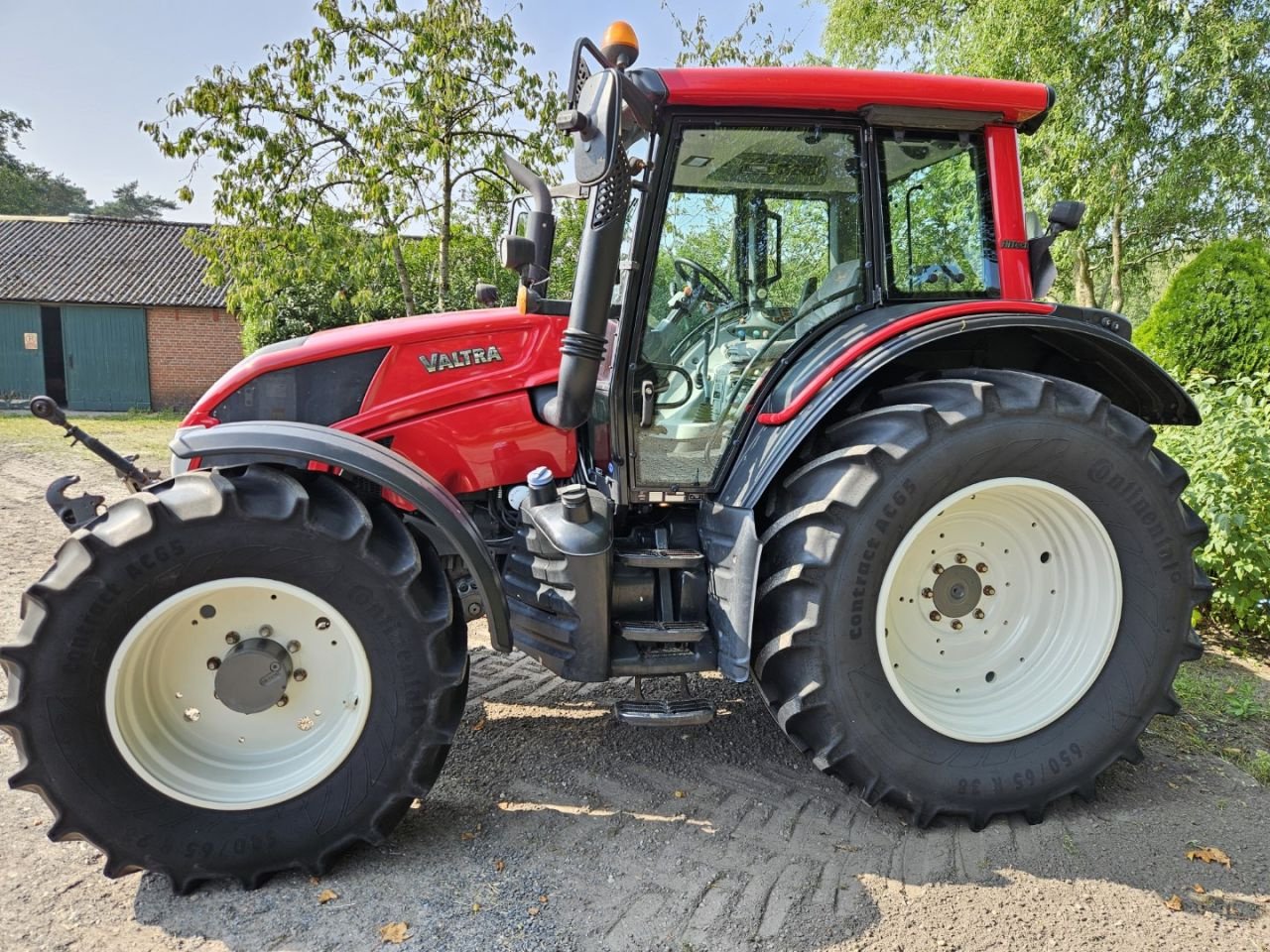 Traktor van het type Valtra N 123 H5, Gebrauchtmaschine in Bergen op Zoom (Foto 4)