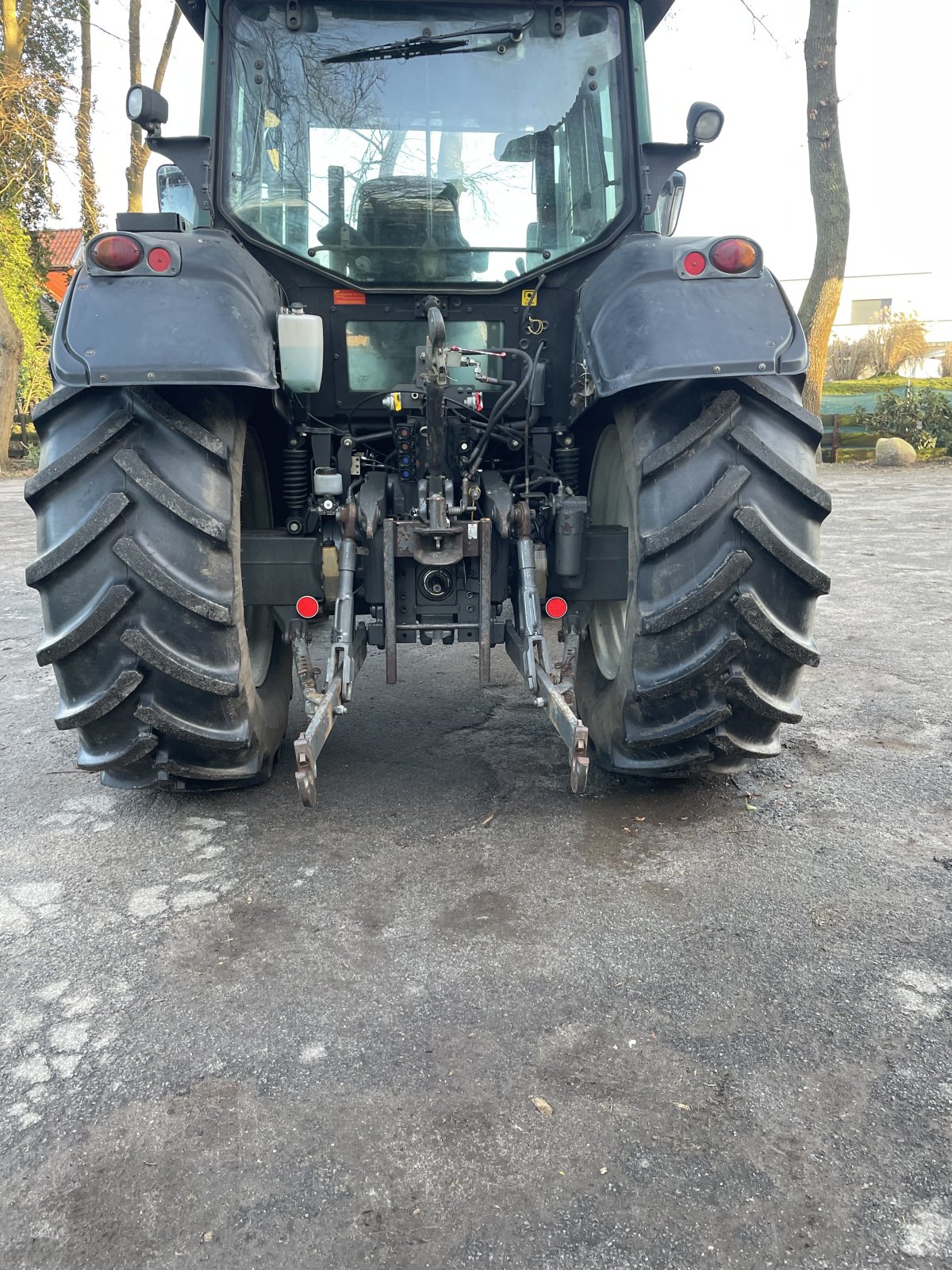 Traktor типа Valtra N 123 High Tech, Gebrauchtmaschine в Celle (Фотография 3)