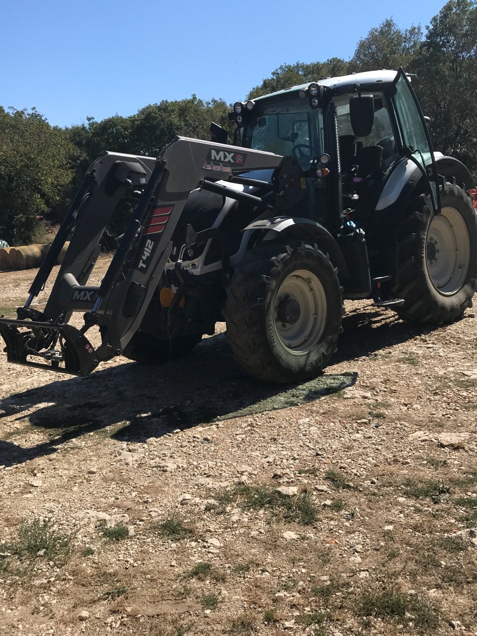 Traktor des Typs Valtra N 134 H5, Gebrauchtmaschine in MORLHON LE HAUT (Bild 1)