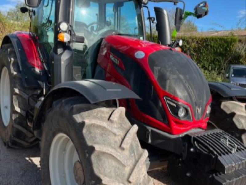 Traktor a típus Valtra N 134 HITECH 5, Gebrauchtmaschine ekkor: CHAMPLECY