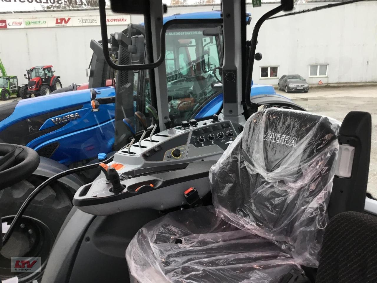 Traktor del tipo Valtra N 135 A GL 2B1, Neumaschine en Eggenfelden (Imagen 6)