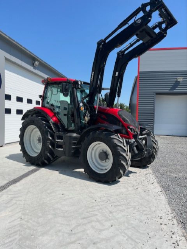 Traktor del tipo Valtra N 135 ACTIVE, Gebrauchtmaschine In JOZE (Immagine 4)