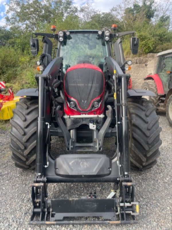 Traktor of the type Valtra N 135 ACTIVE, Gebrauchtmaschine in JOZE (Picture 2)