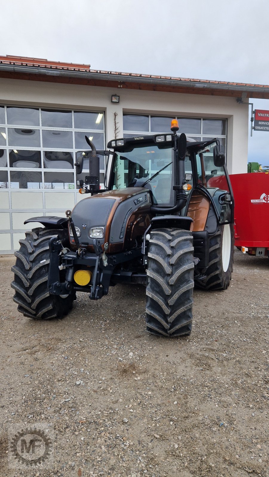 Traktor tip Valtra N 142 D, Gebrauchtmaschine in Huglfing (Poză 1)