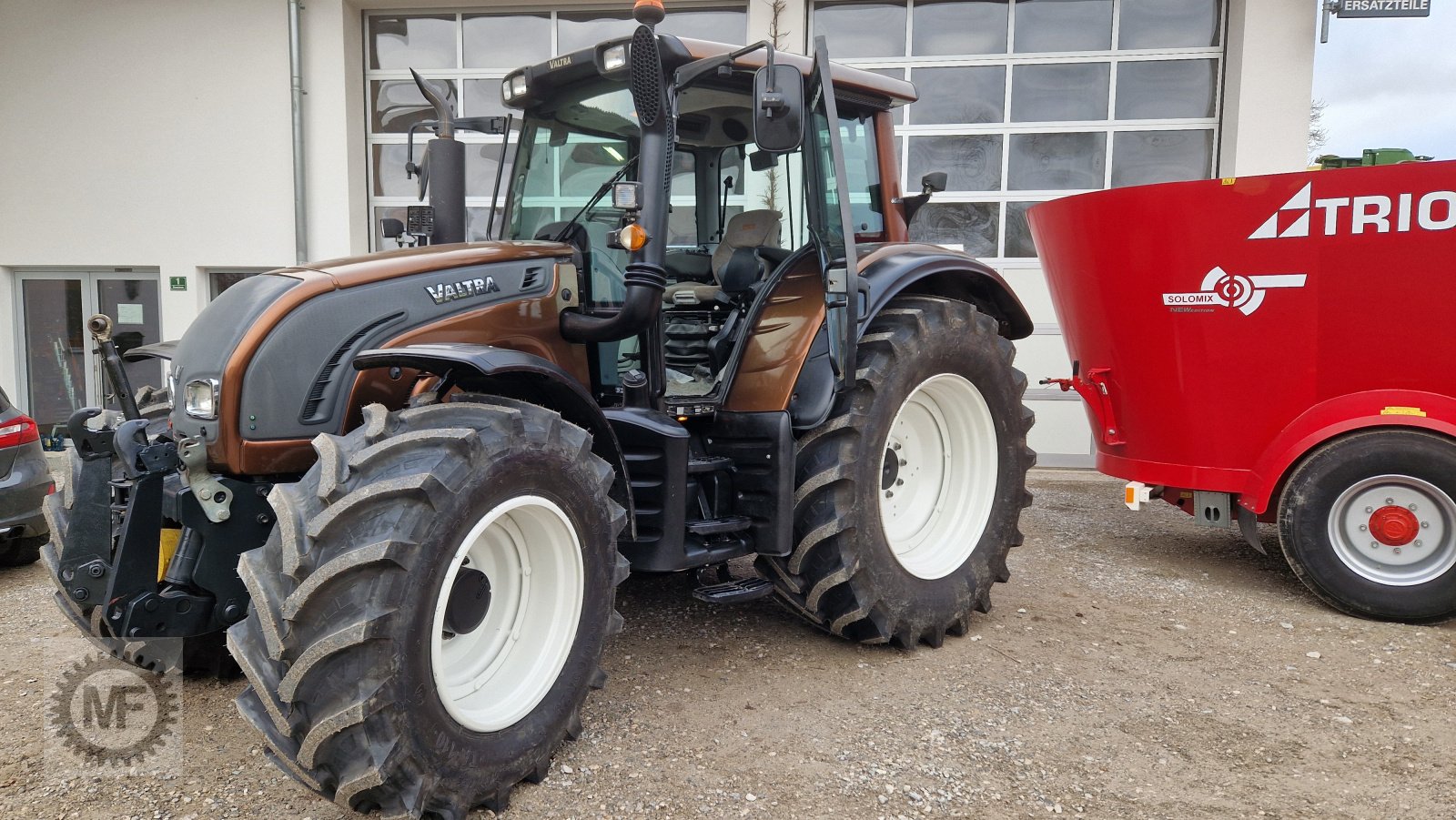 Traktor tip Valtra N 142 D, Gebrauchtmaschine in Huglfing (Poză 2)