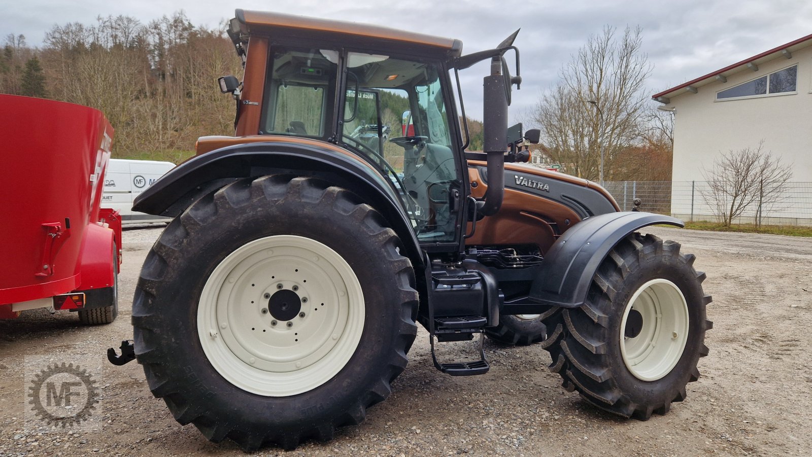 Traktor tip Valtra N 142 D, Gebrauchtmaschine in Huglfing (Poză 3)